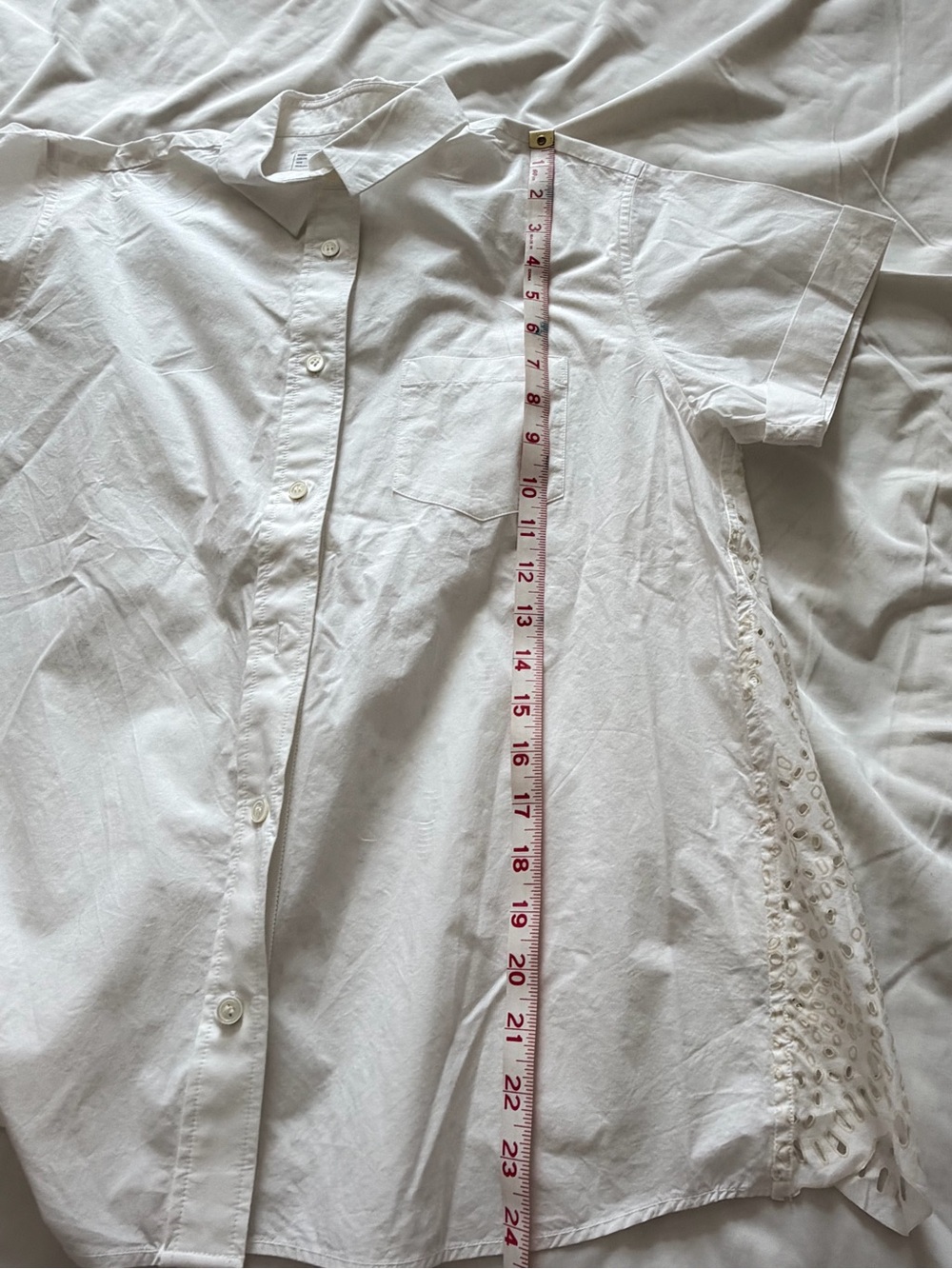 Sacai White Short-Sleeve Button Front Blouse with Lace Side Panels - Picture 10 of 11